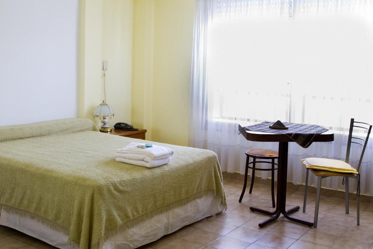 Aparthotel Casino Neuquen Bilik gambar